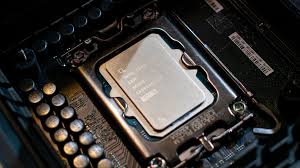 Intel Ultra 9 ومهام البرمجة: هل تستحق فرق السعر؟
