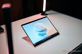 هل Surface Pro بيسجل بصمت؟ تجربة خصوصية كاملة